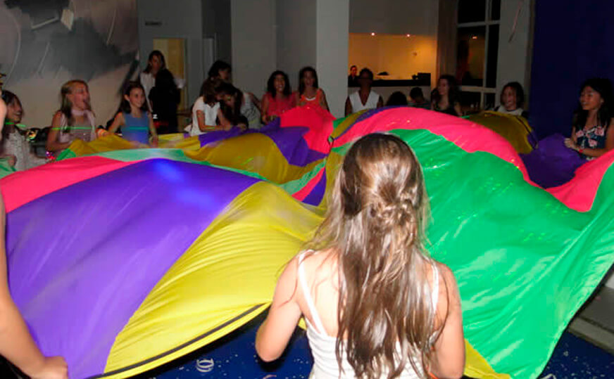 Brincadeiras para festas e eventos Brincadeiras para festas e eventos